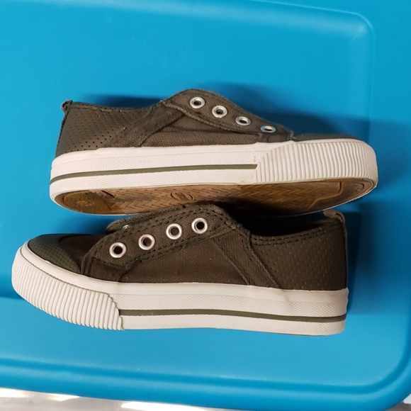 Army Green Shoe - Picture 3 of 5